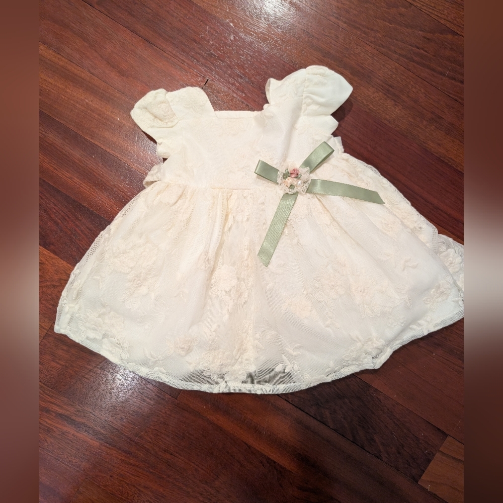 Laura Ashley London 6/9 Months Lace Cream dress